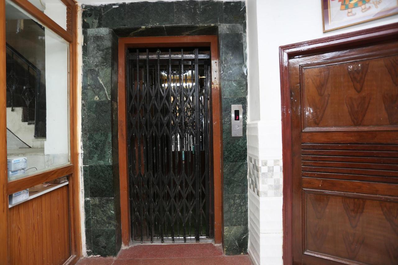 Oyo 4956 Hotel Maharaja Palace Kanpur Extérieur photo