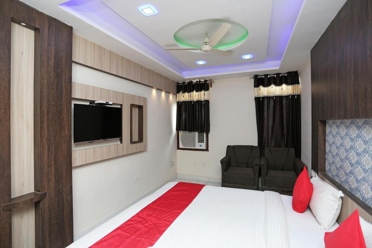 Oyo 4956 Hotel Maharaja Palace Kanpur Extérieur photo