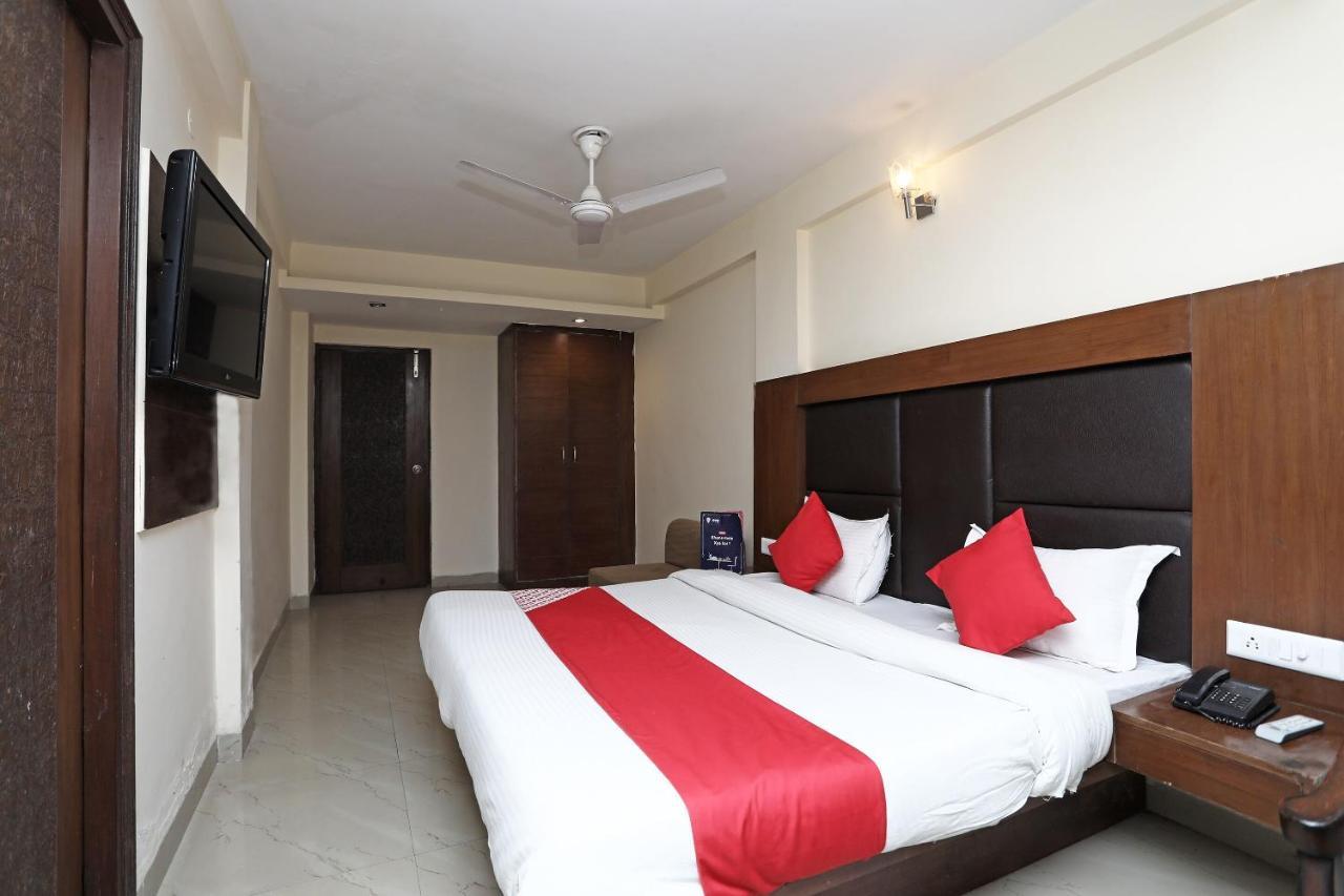Oyo 4956 Hotel Maharaja Palace Kanpur Extérieur photo