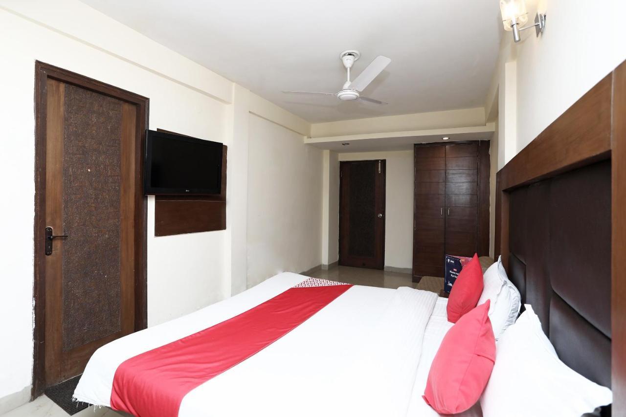 Oyo 4956 Hotel Maharaja Palace Kanpur Extérieur photo