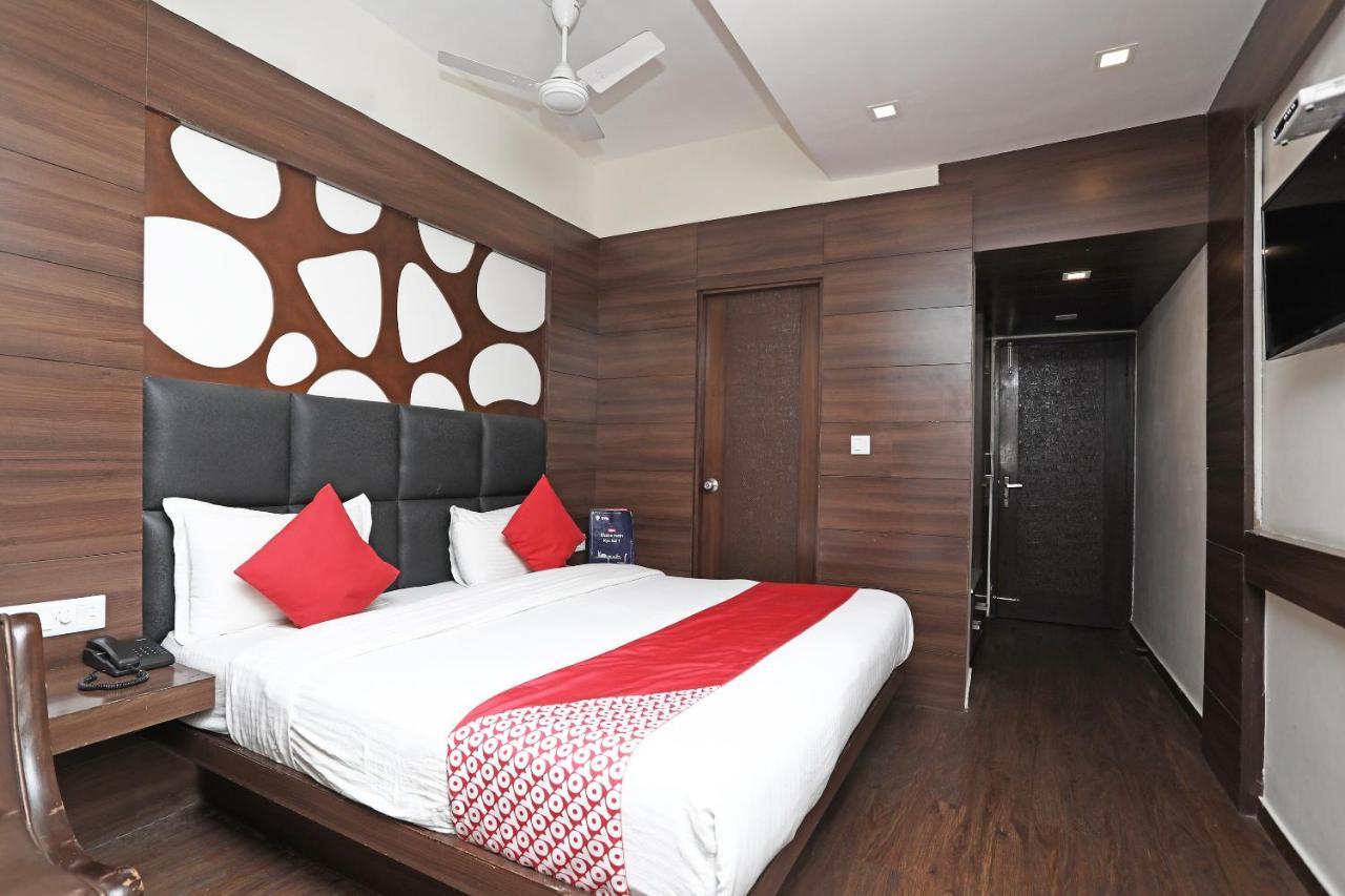 Oyo 4956 Hotel Maharaja Palace Kanpur Extérieur photo