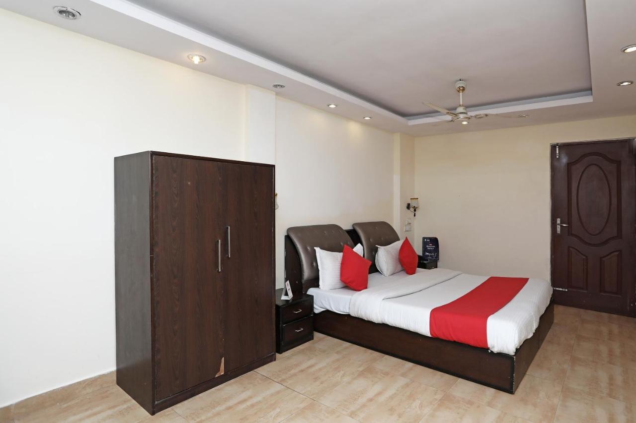 Oyo 4956 Hotel Maharaja Palace Kanpur Extérieur photo