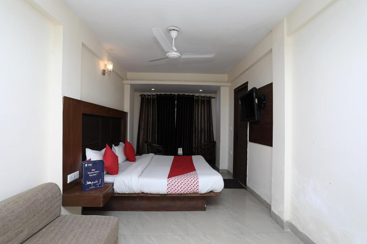 Oyo 4956 Hotel Maharaja Palace Kanpur Extérieur photo