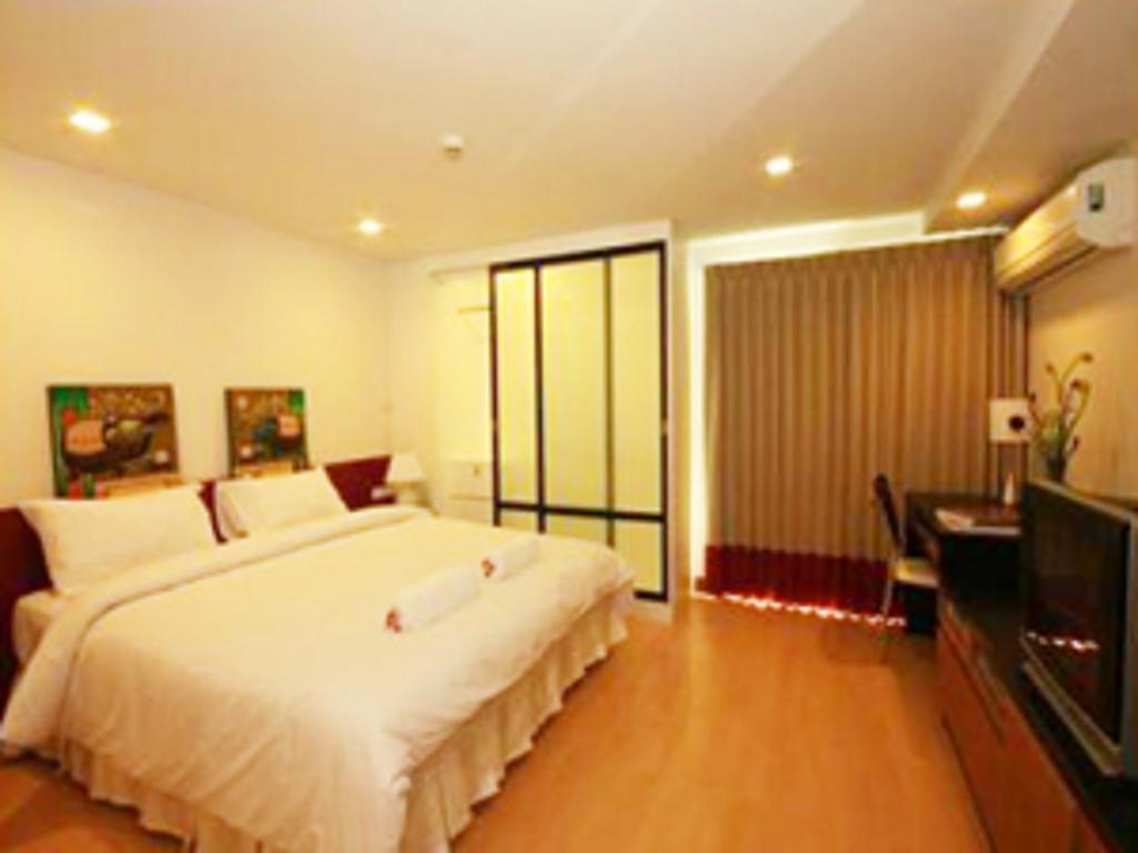 Oyo 4956 Hotel Maharaja Palace Kanpur Chambre photo