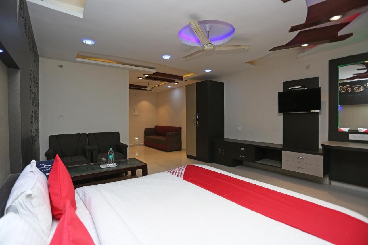 Oyo 4956 Hotel Maharaja Palace Kanpur Extérieur photo